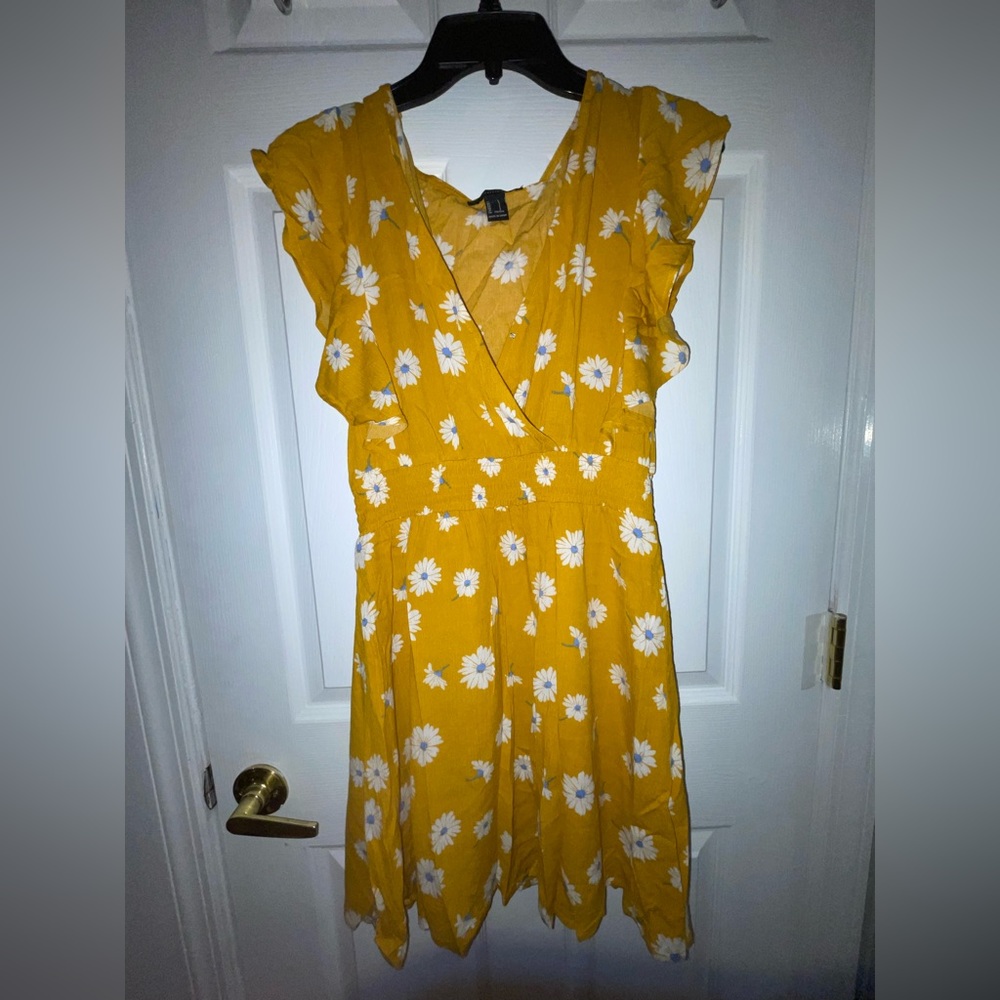 Floral yellow/orange dress, size large, brand forever 21